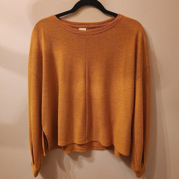 H&M GOLD LIGHTWEIGHT TOP - LONG SLEEVE - EUC - Picture 6 of 8